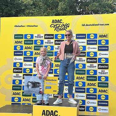 Zieleinlauf der gesponserten Triathletin im bodeto-Trikot bei der IRONMAN 70.3 World Championship Marbella